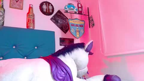 lili_roussi online show from October 4, 2025, 3:04 am