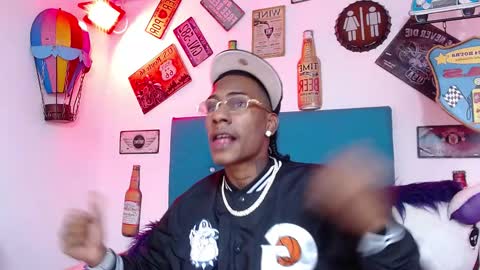 lili_roussi online show from November 26, 2025, 8:10 pm