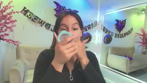 Lili  online show from November 2, 2025, 3:20 am