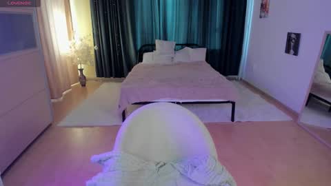 Lilia online show from February 23, 2026, 8:55 am