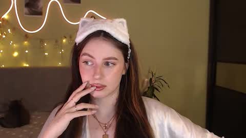 Snapshot of liliatlu chatting on September 18, 2025, 11:40 pm Lilu online show from September 18, 2025, 11:40 pm