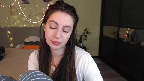 Lilu online show from November 27, 2025, 12:24 am