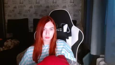 liliawoolf online show from February 5, 2025, 2:26 pm