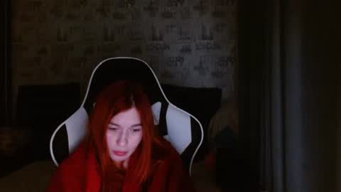 liliawoolf online show from February 6, 2025, 3:31 pm