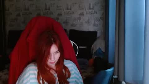 liliawoolf online show from February 15, 2025, 12:22 pm