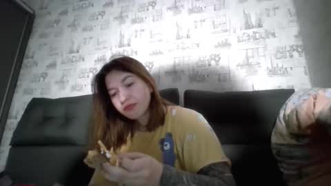 liliawoolf online show from November 4, 2025, 7:07 am