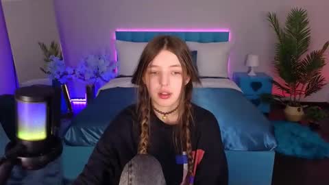 Lili Bakery online show from February 21, 2026, 2:12 am