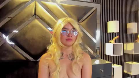  Lili  online show from January 18, 2025, 9:24 am