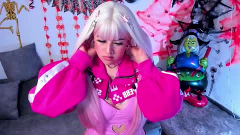 Lilie  online show from October 29, 2025, 9:38 pm