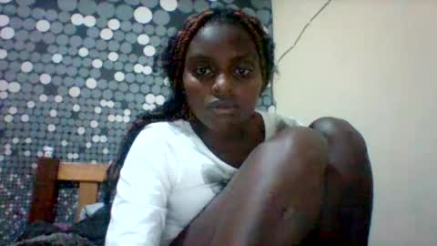 liligal online show from June 19, 2026, 7:39 pm