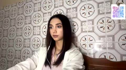 Lina online show from November 23, 2025, 10:09 pm