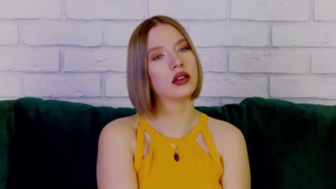 LiliLinn online show from January 29, 2025, 8:18 am