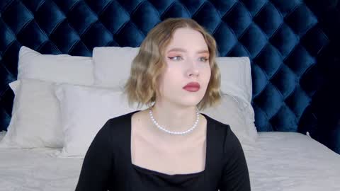 LiliLinn online show from January 31, 2025, 4:47 am