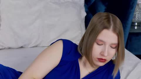 LiliLinn online show from February 27, 2025, 4:52 am