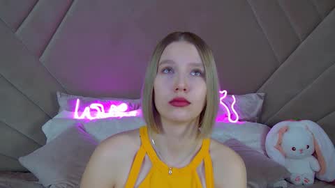 LiliLinn online show from March 11, 2025, 4:54 am