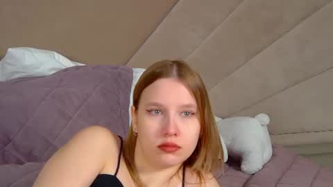 LiliLinn online show from June 13, 2026, 5:05 am