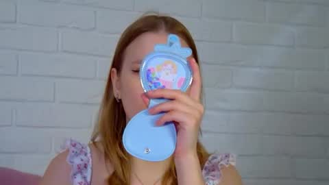 LiliLinn online show from July 11, 2026, 4:26 am
