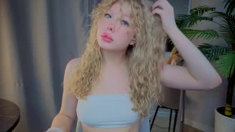 Snapshot of lililok101 chatting on October 29, 2025, 2:36 am lililok101 online show from October 29, 2025, 2:36 am