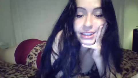 Snapshot of lililuvsy0u chatting on May 27, 2026, 3:47 am lililuvsy0u online show from May 27, 2026, 3:47 am