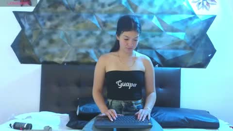 lilimini online show from December 20, 2024, 10:32 pm