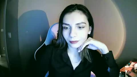lilirose online show from December 21, 2024, 4:36 pm