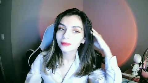 lilirose online show from December 24, 2024, 4:51 pm