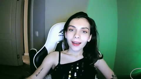 lilirose online show from December 25, 2024, 7:24 pm