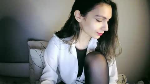 lilirose online show from January 23, 2025, 3:43 pm