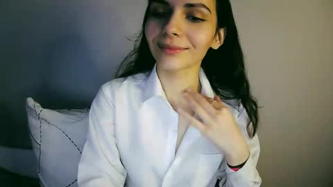 lilirose online show from February 26, 2025, 6:32 pm