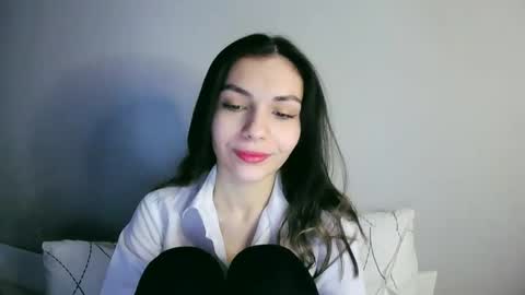 lilirose online show from February 27, 2025, 11:41 am