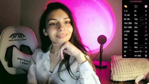 lilirose online show from September 10, 2025, 2:28 pm