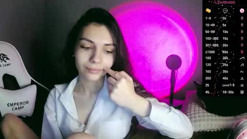 lilirose online show from September 12, 2025, 4:40 pm