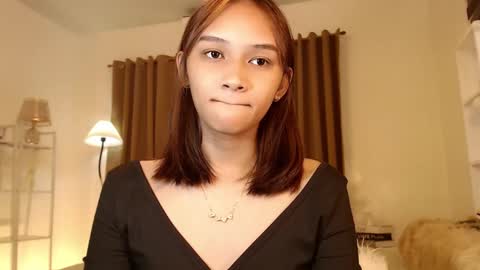 Chloe online show from March 7, 2025, 8:13 am