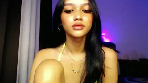 Chloe online show from March 25, 2026, 1:00 am