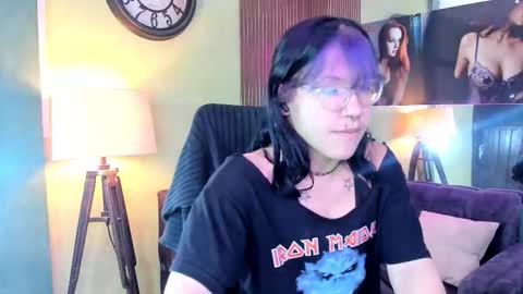 lilith  online show from February 27, 2026, 11:43 am