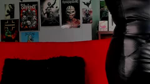 Snapshot of lilith_deveraux_ chatting on May 20, 2026, 3:51 pm MISTRESS LILITH online show from May 20, 2026, 3:51 pm