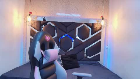 Snapshot of lilith_nv chatting on October 16, 2025, 11:33 am Lilith online show from October 16, 2025, 11:33 am