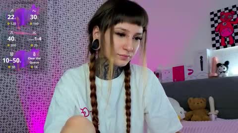 lilith_poison online show from February 12, 2026, 6:14 pm