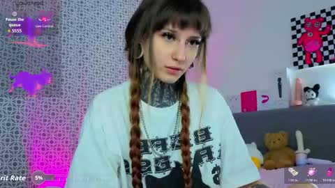 lilith_poison online show from March 28, 2026, 6:40 pm