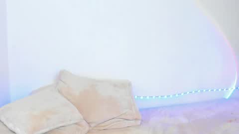 Lilith Salvatore online show from April 5, 2026, 2:09 am