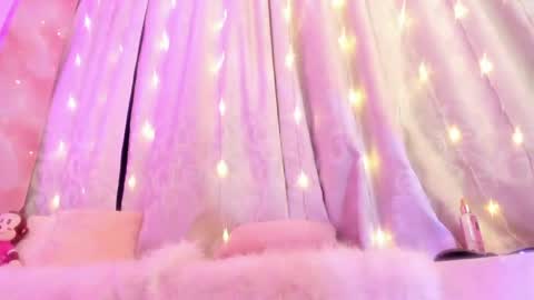 Lilith Salvatore online show from April 21, 2026, 2:51 am