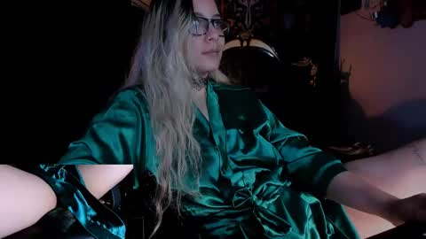 lilithmystic01 online show from January 11, 2025, 4:14 pm