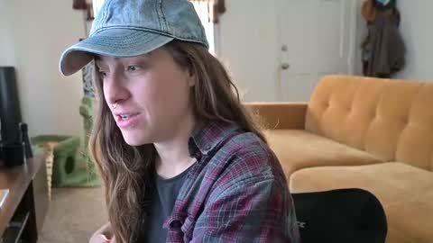 L online show from September 25, 2025, 4:32 pm