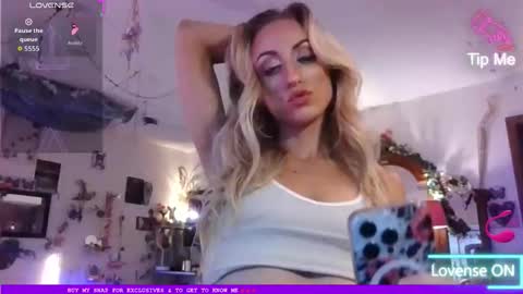 Lilithohfish online show from October 15, 2025, 4:18 pm