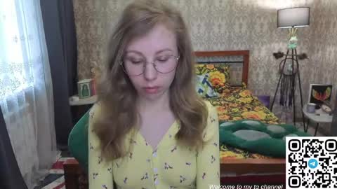 Snapshot of lill_mary chatting on May 7, 2026, 2:06 am Maria online show from May 7, 2026, 2:06 am