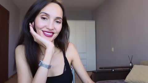 Lillian online show from September 22, 2025, 11:01 am