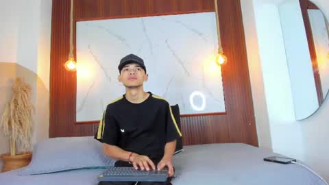 Snapshot of lillian_lee1 chatting on June 21, 2026, 6:32 pm lillian_lee1 online show from June 21, 2026, 6:32 pm