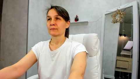 lillian_white1 online show from January 9, 2025, 7:52 am