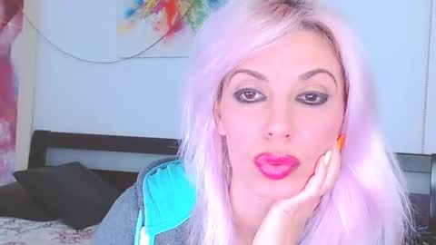 Lara online show from March 2, 2025, 7:56 pm