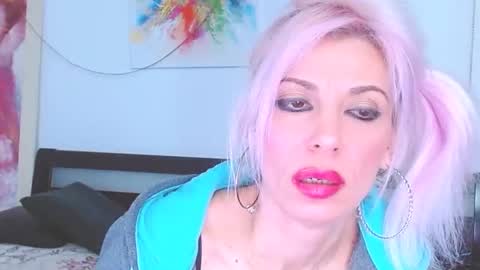 Lara online show from March 5, 2025, 7:27 pm